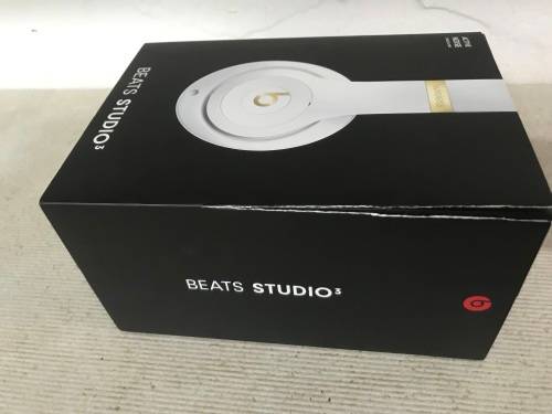 BRAND NEW BOXED Apple Beats Studio3 Wireless Over Ear Headphones - White